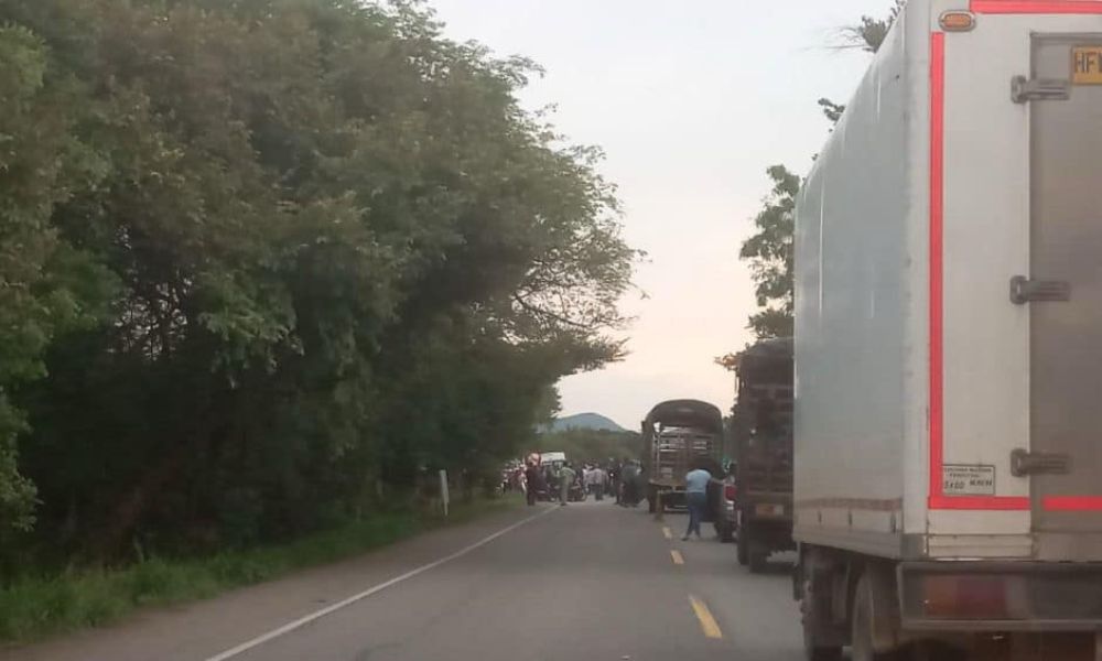 No hubo acuerdos Siguen los cierres viales en el Tolima por el Paro Nacional Arrocero