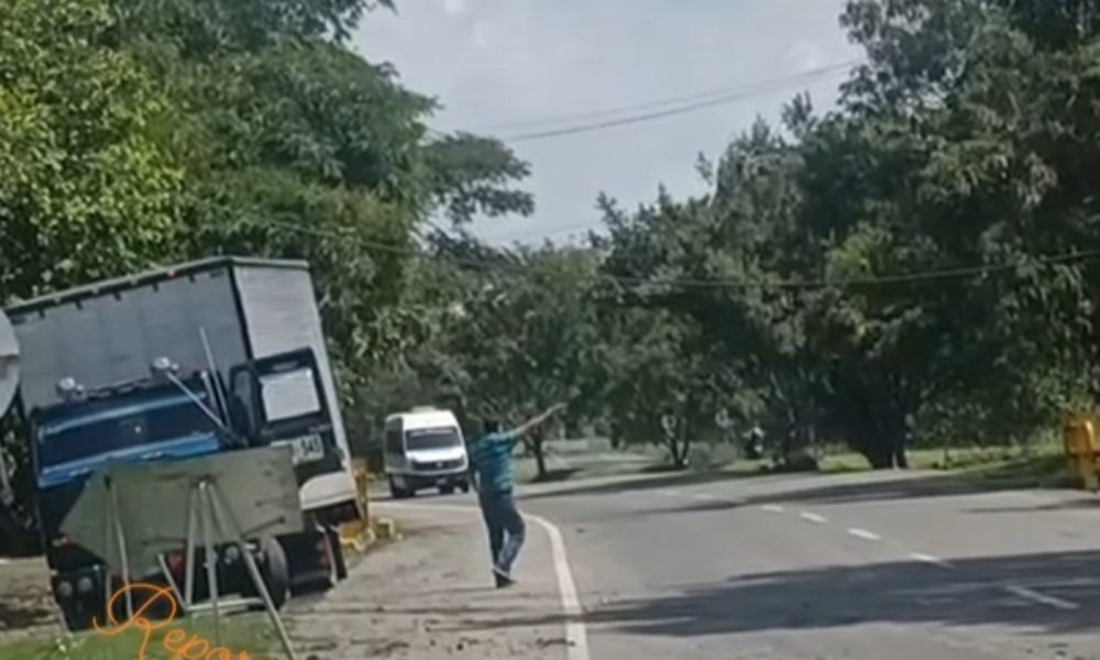 Precaución en la vía Rozo Cali Cable caído afecta la movilidad en el sector de Palma Seca