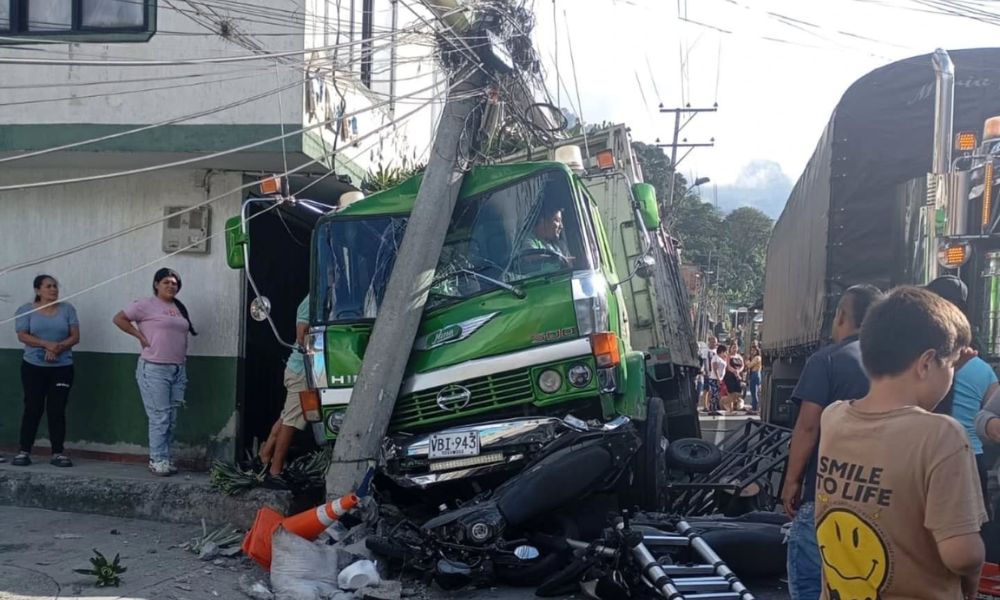 Fuerte Accidente en Calle Larga de Cajamarca