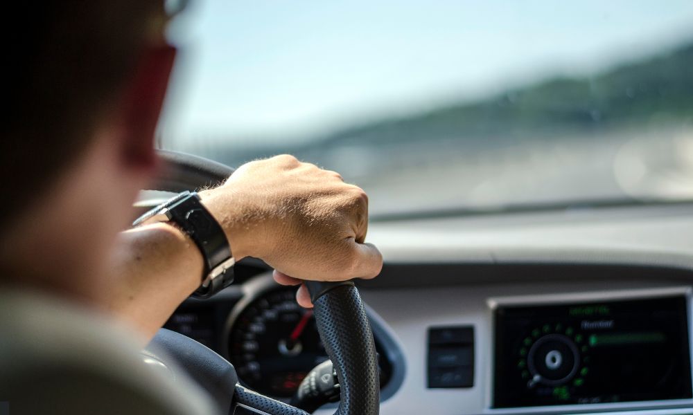 Cómo anticipar maniobras peligrosas de otros conductores en carretera