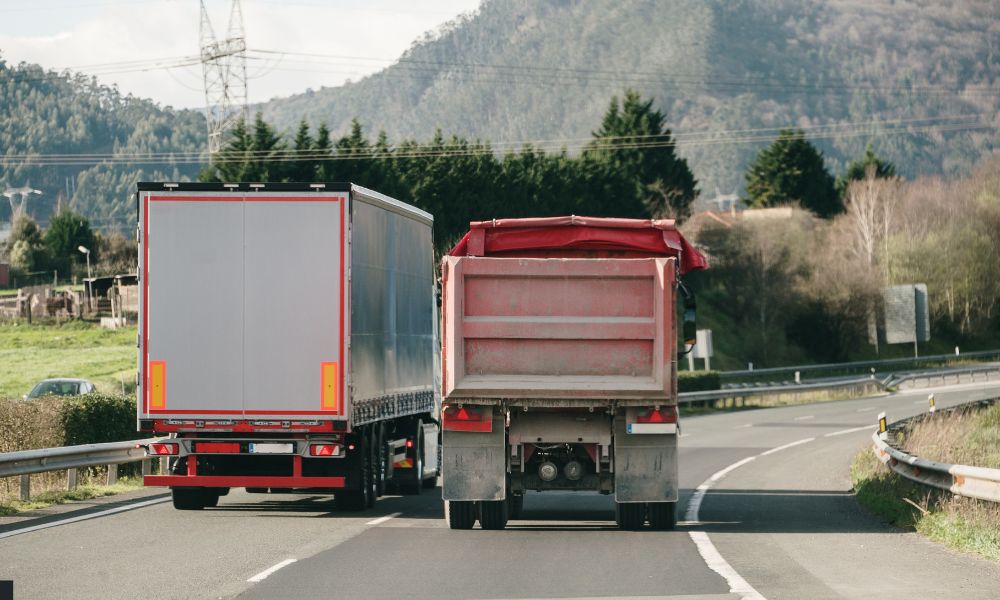 forma de realizar adelantamientos en carretera sin riesgos