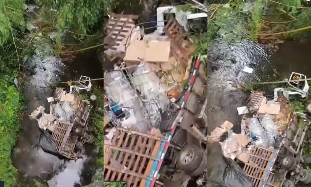 🚨A esta hora se presenta accident3 vía Montenegro - Quimbaya. El conductor está atrapado en la cabina. Unidades de rescate en camino. 🚨